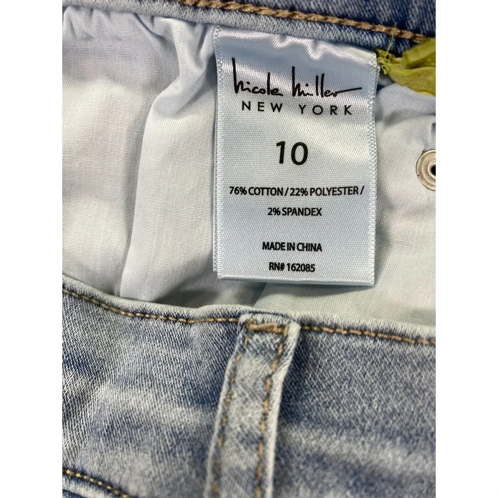 Nicole Miller Shorts Women's Size 10 Blue Light Wash SOHO High Rise Bermuda